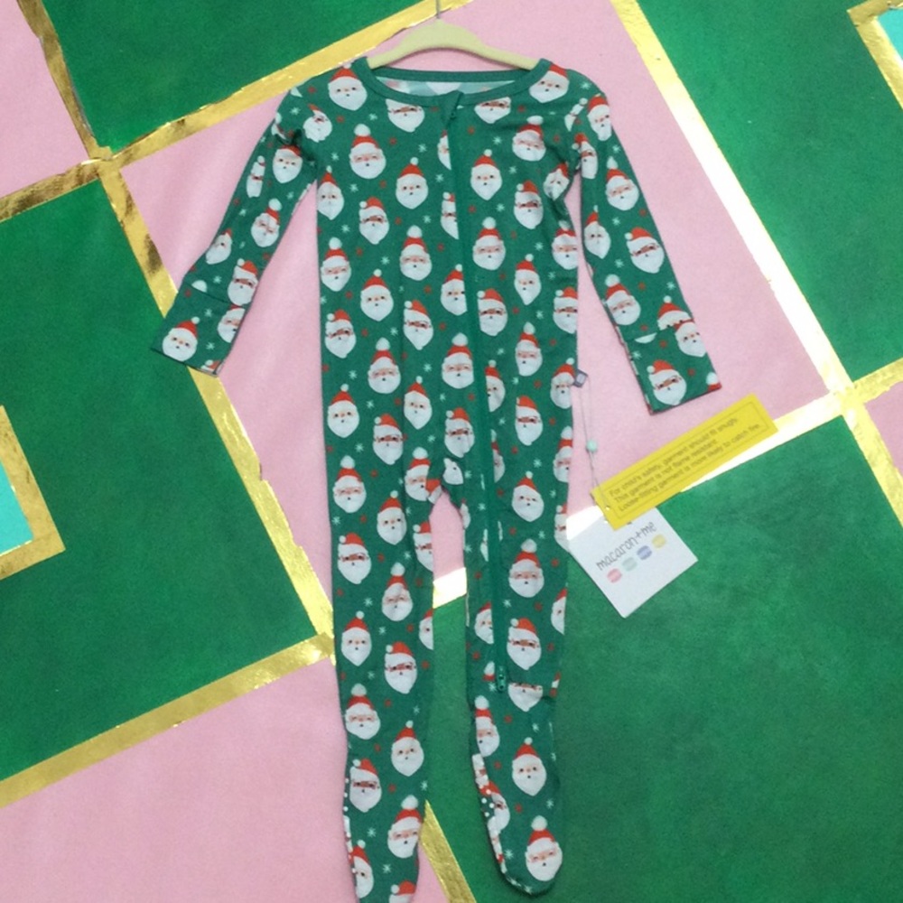 NWT MACARON +ME GREEN SANTA FOOTIES